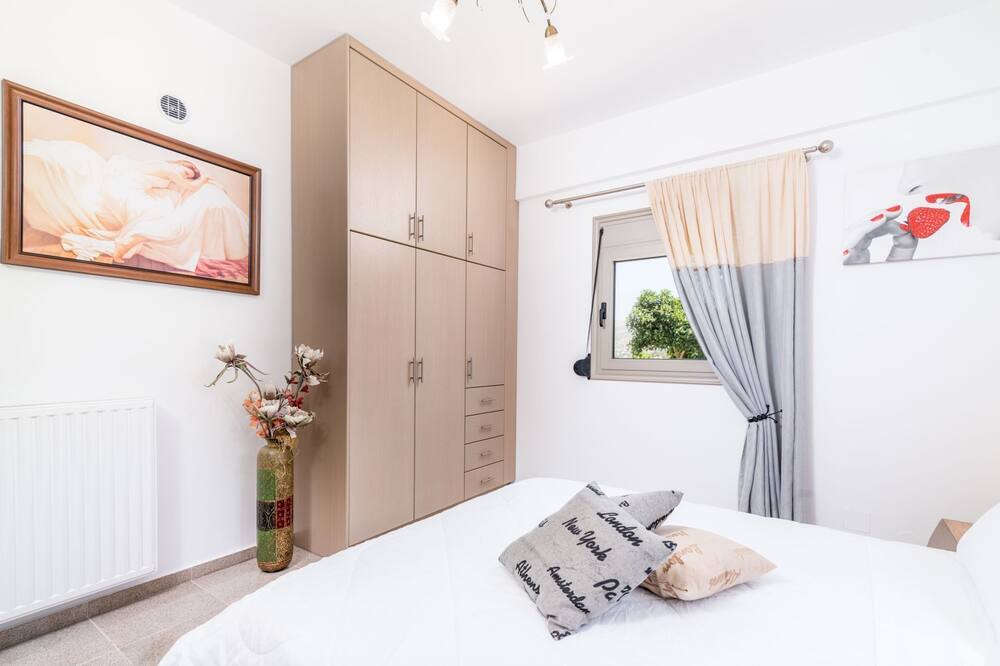 Photo of Bedroom in Pitsidia
