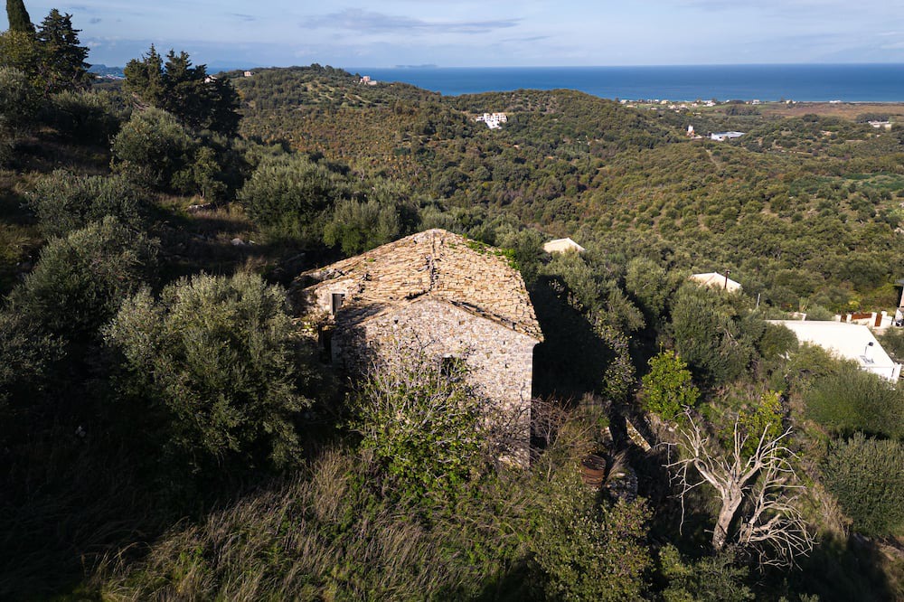Photo of Outdoor in Peroulion