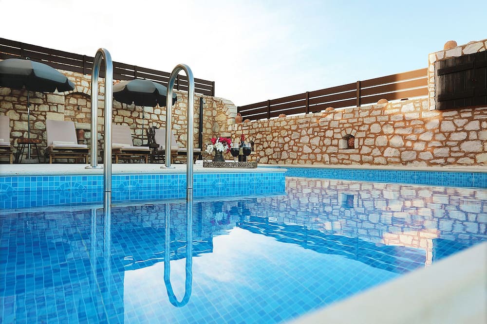 Photo of Outdoor in Roumeli