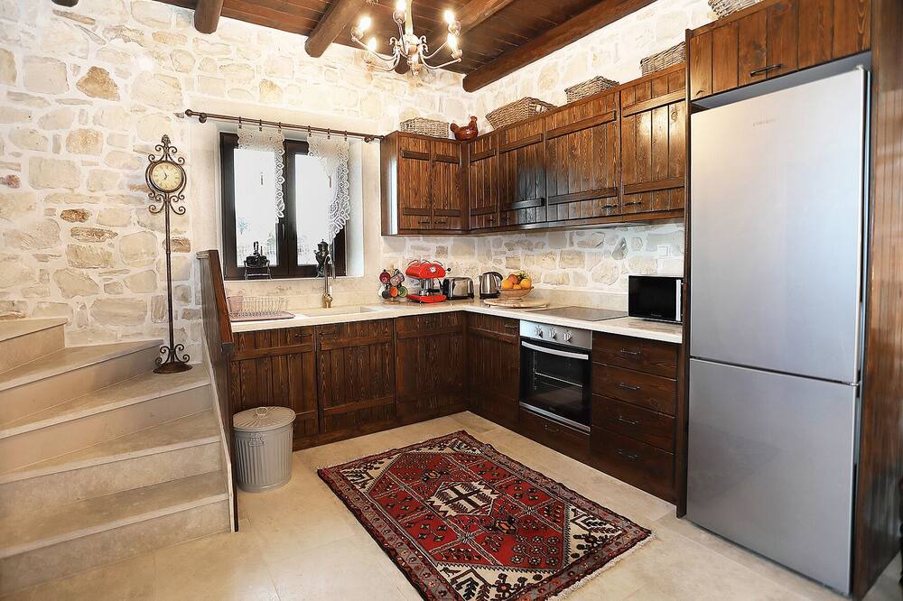 Photo of Kitchen in Roumeli