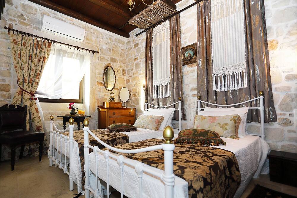 Photo of Bedroom in Roumeli