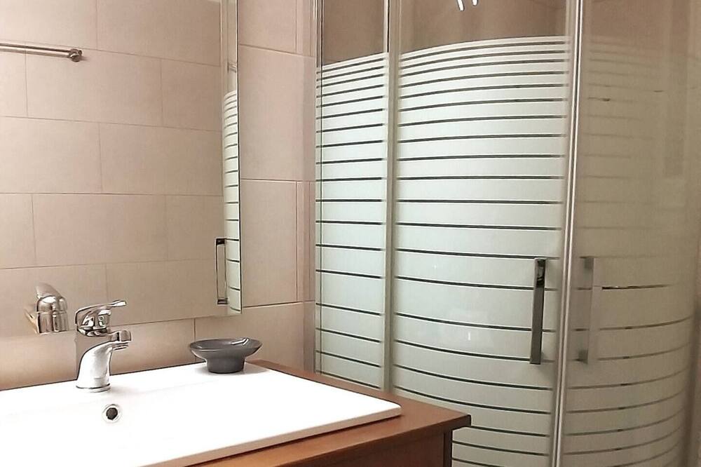 Photo of Bathroom in Ampelokipoi