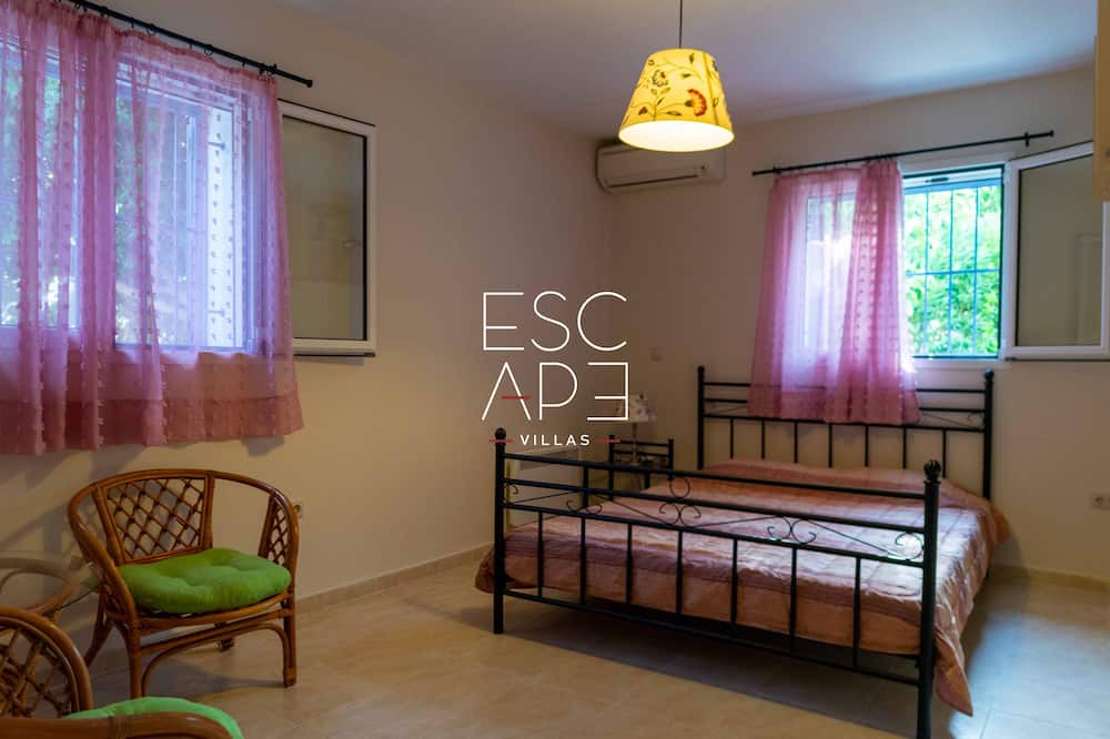 Photo of Bedroom in Plepi