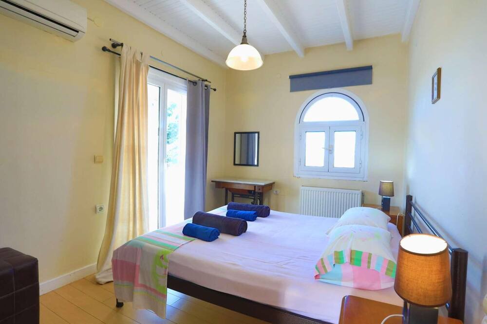 Photo of Bedroom in Sfakera