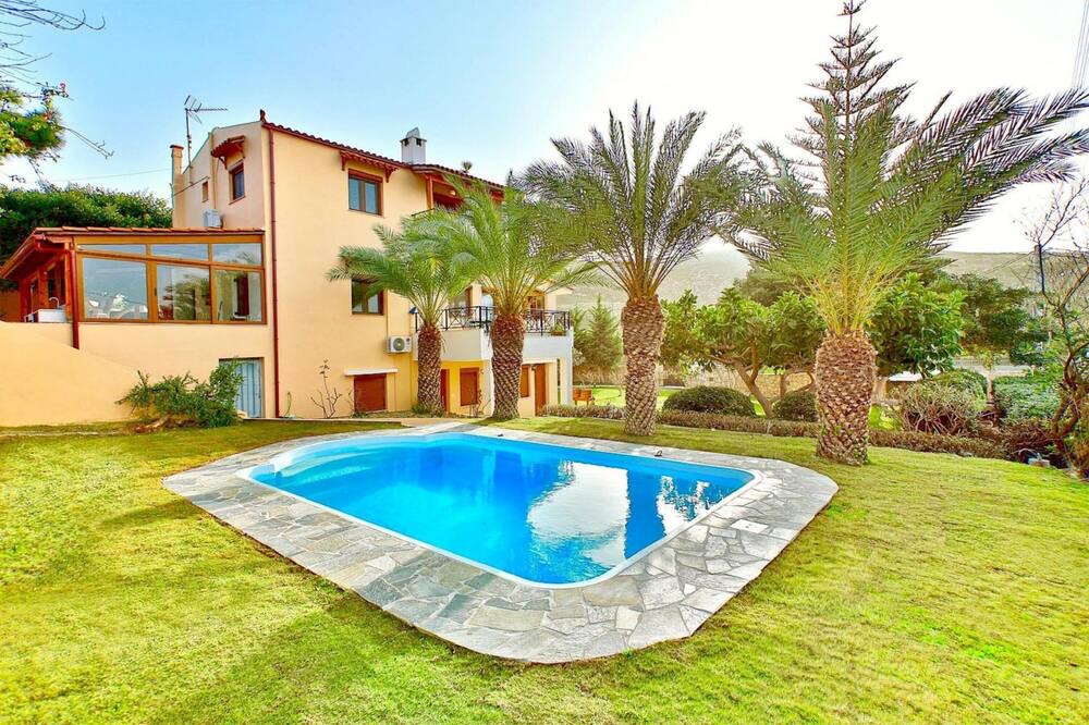 Photo of Outdoor in Karteros