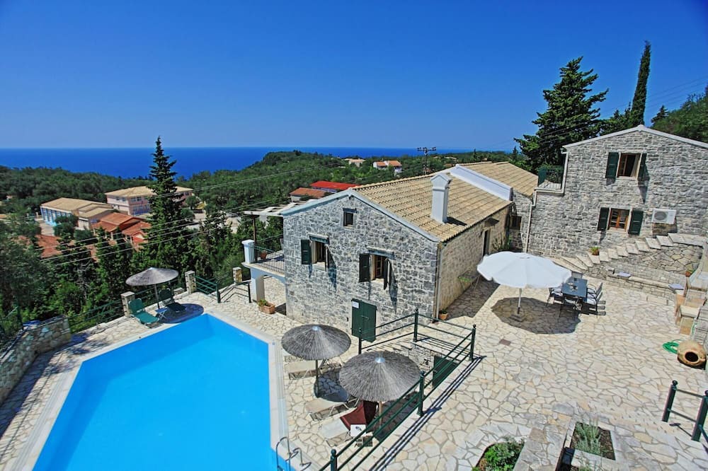 Photo of Outdoor in Vlachopoulatika