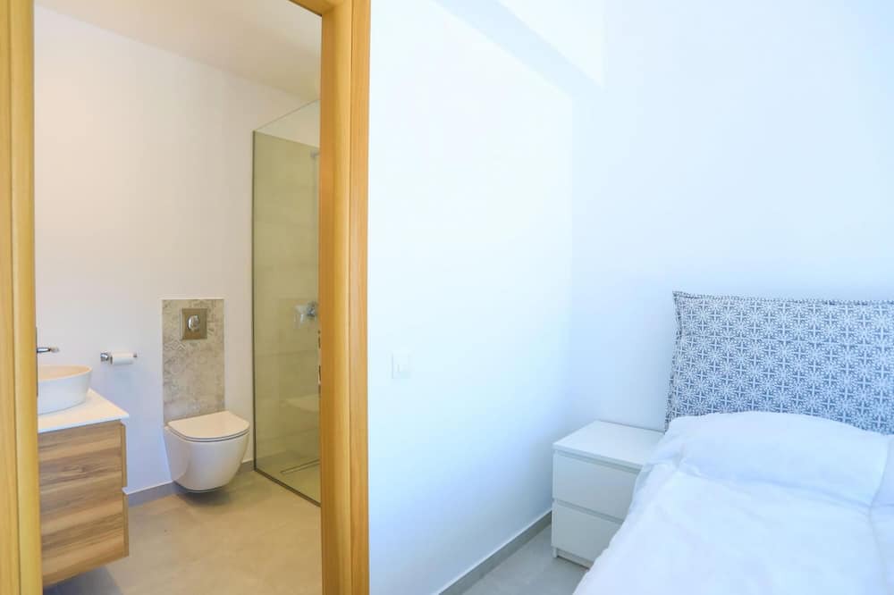 Photo of Bedroom in Petaleia