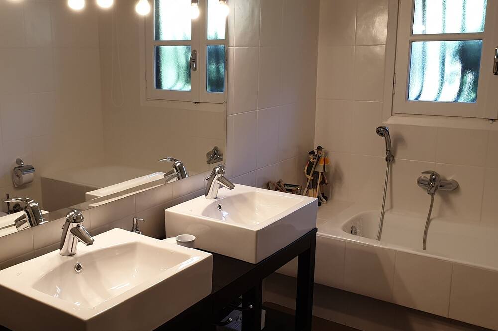 Photo of Bathroom in Nea Makri