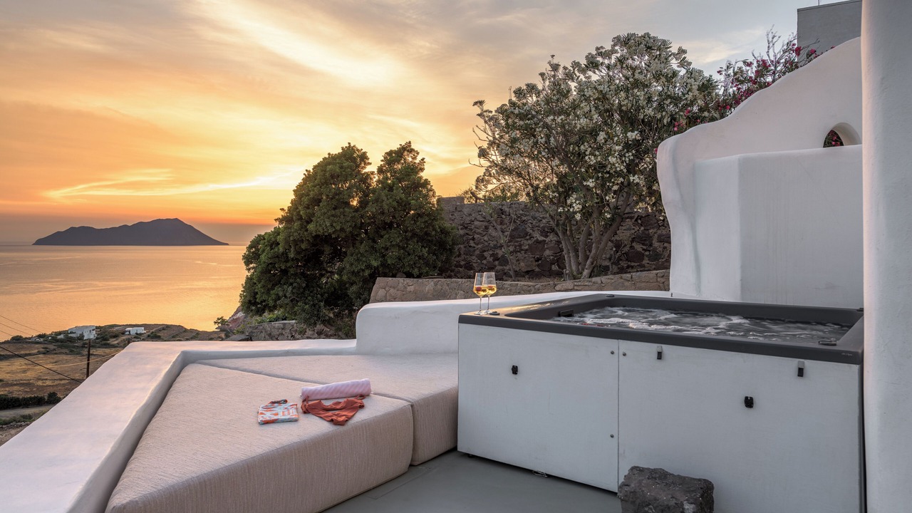 Photo of Bedroom in Milos