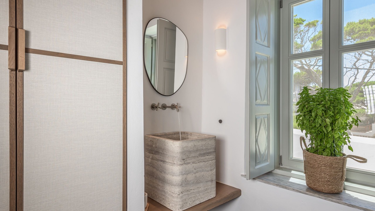 Photo of Bathroom in Milos