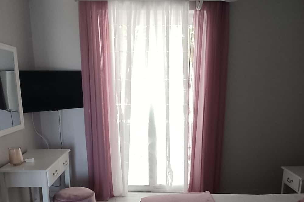 Photo of Bedroom in Marmari