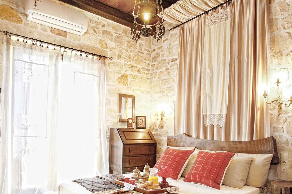 Photo of Bedroom in Roumeli