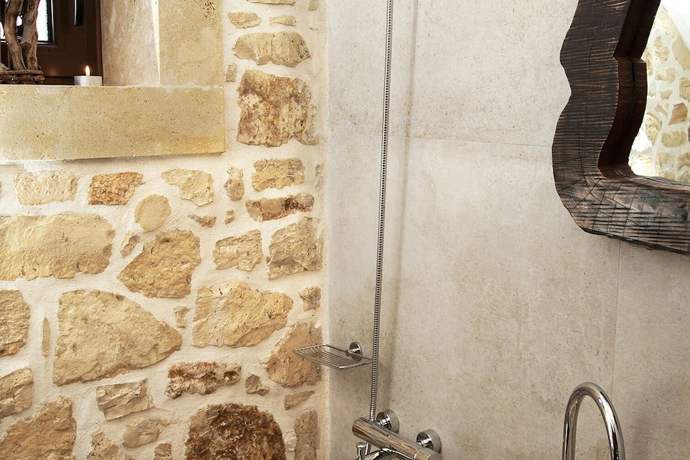 Photo of Bathroom in Roumeli