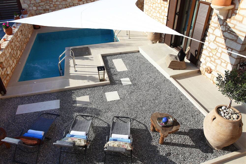 Photo of Outdoor in Roumeli