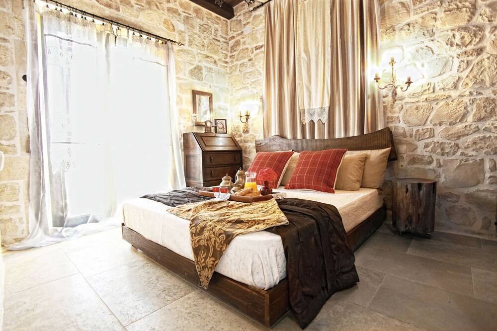 Photo of Bedroom in Roumeli