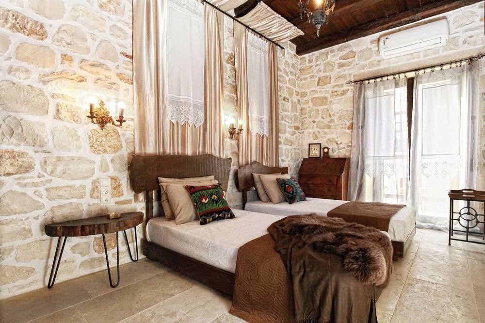Photo of Bedroom in Roumeli