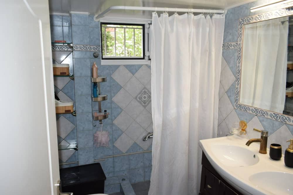 Photo of Bathroom in Markopoulo Mesogaias