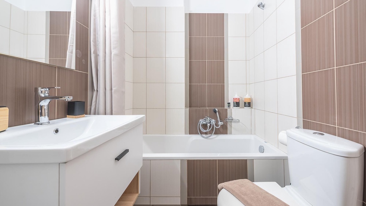 Photo of Bathroom in Ampelokipoi