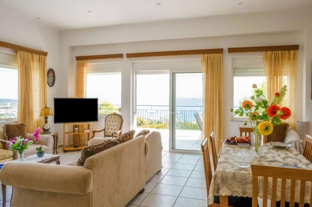 Photo of Livingroom in Pitharion