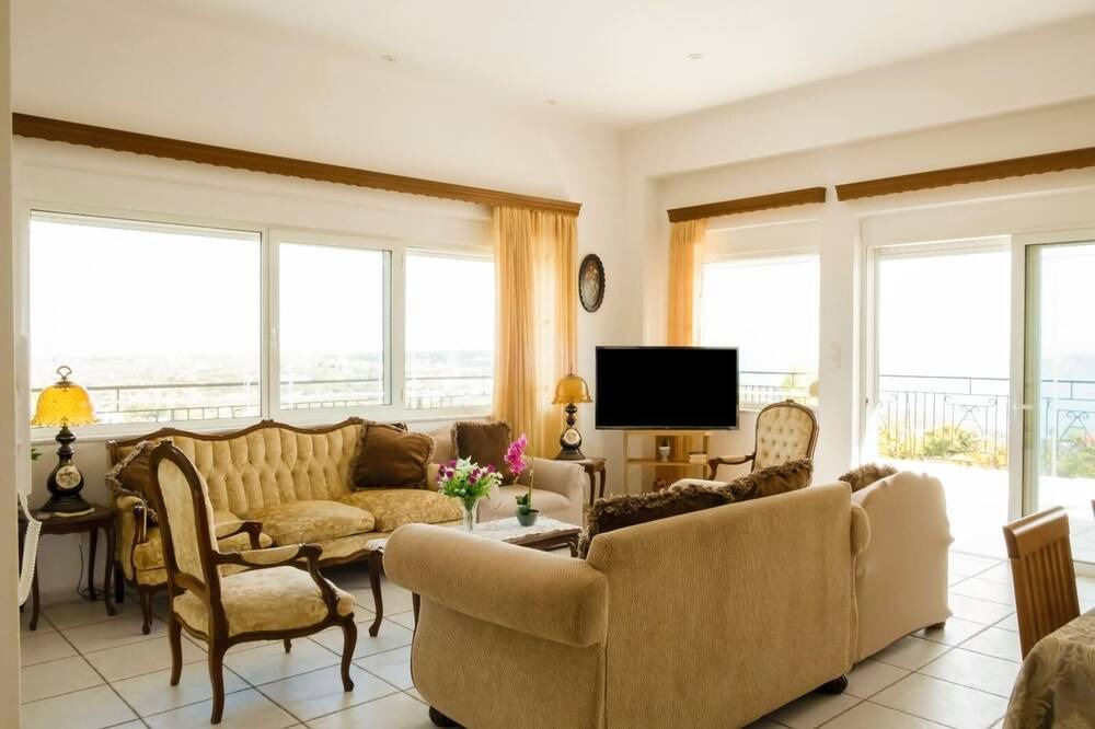 Photo of Livingroom in Pitharion