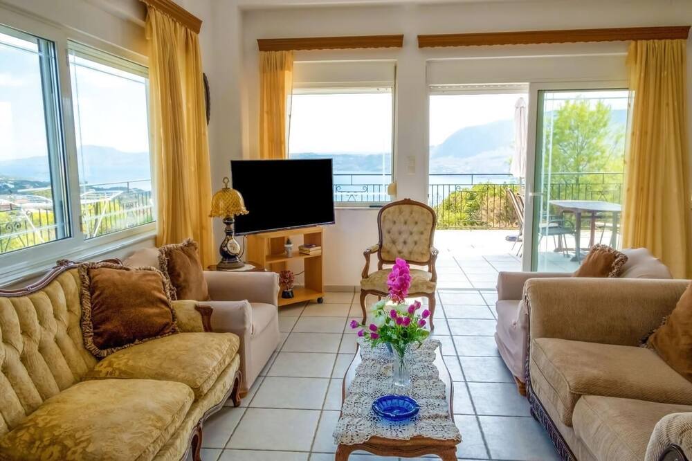 Photo of Livingroom in Pitharion