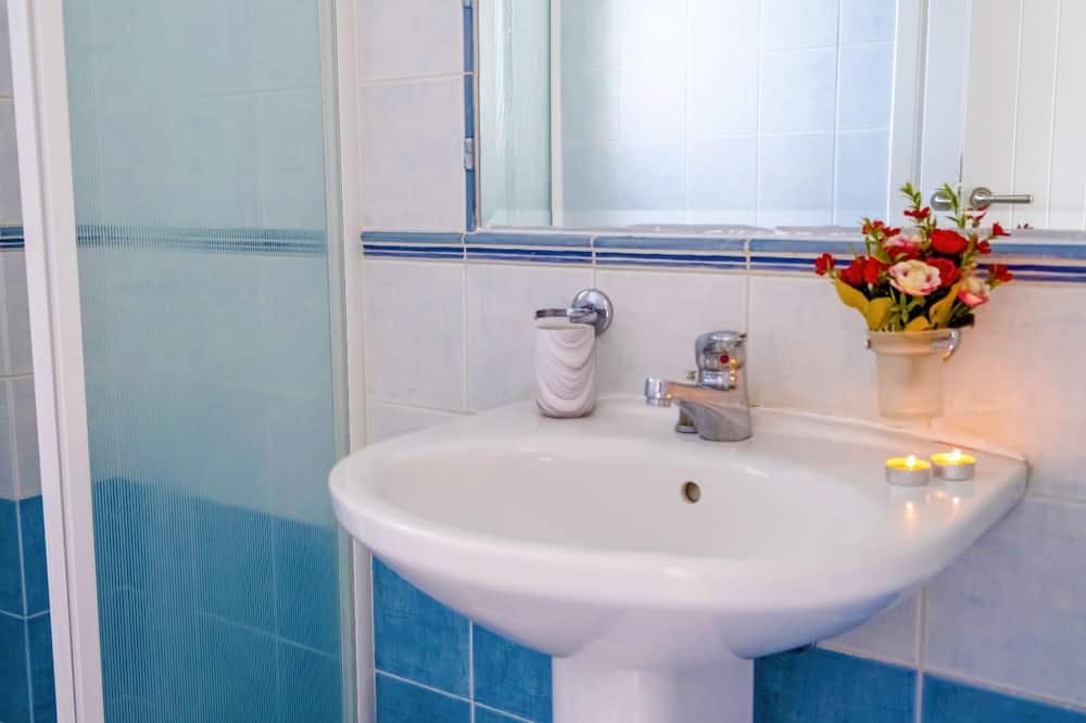 Photo of Bathroom in Pitharion