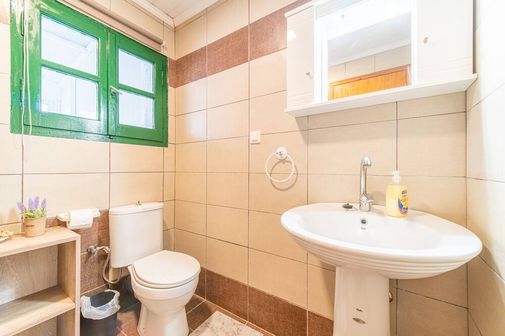 Photo of Bathroom in Marathias