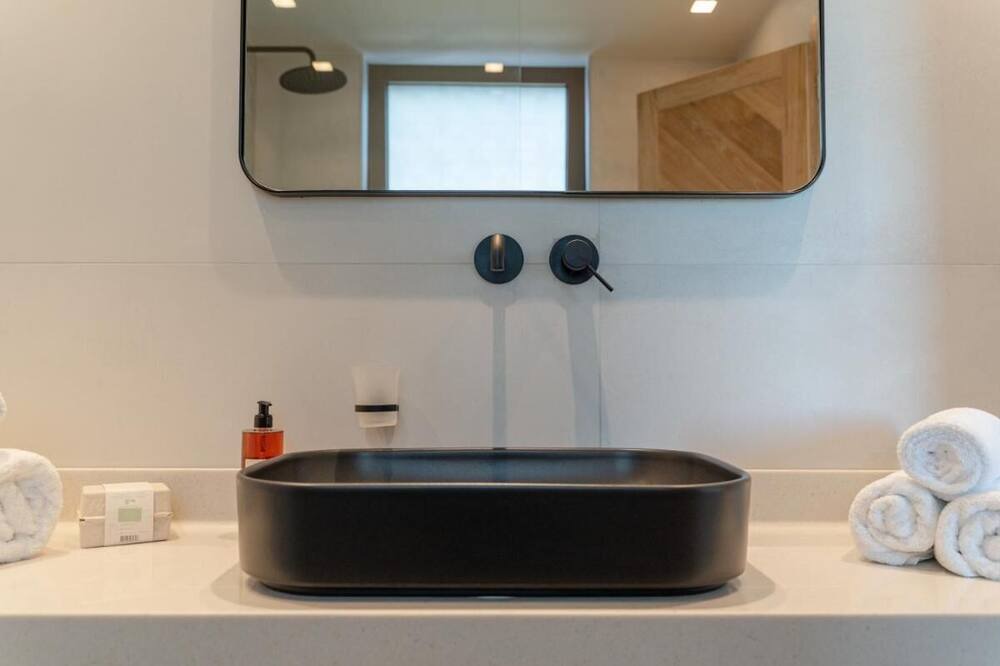 Photo of Bathroom in Tingaki