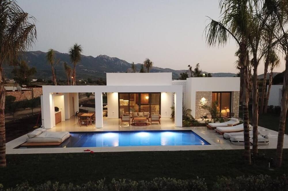 Photo of Outdoor in Tingaki