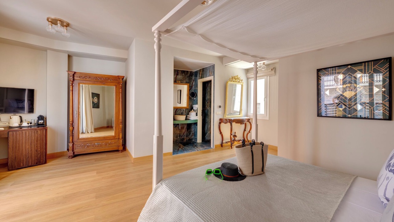 Photo of Bedroom in Ermoupoli