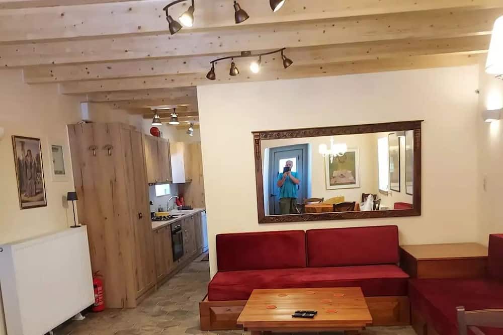 Photo of Livingroom in Zarouhla