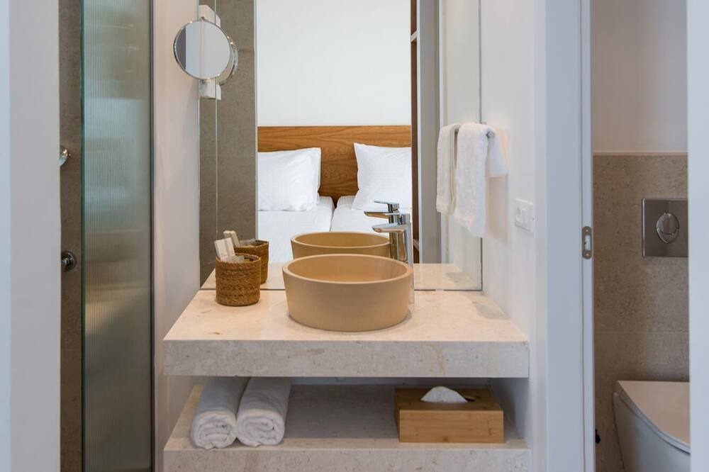 Photo of Bathroom in Rodhia