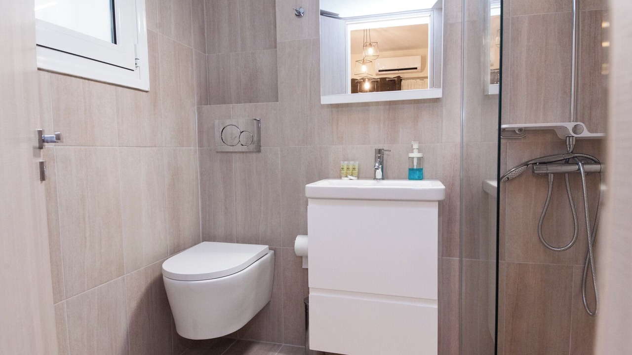 Photo of Bathroom in Galatsi