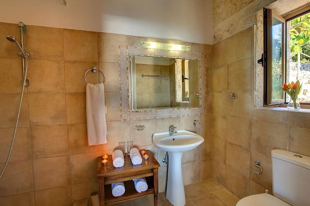 Photo of Bathroom in Skala
