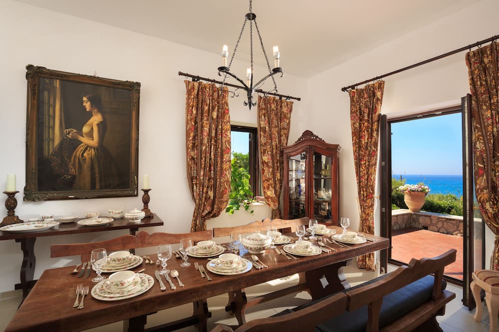 Photo of Kitchen in Agios Stefanos Avliotes