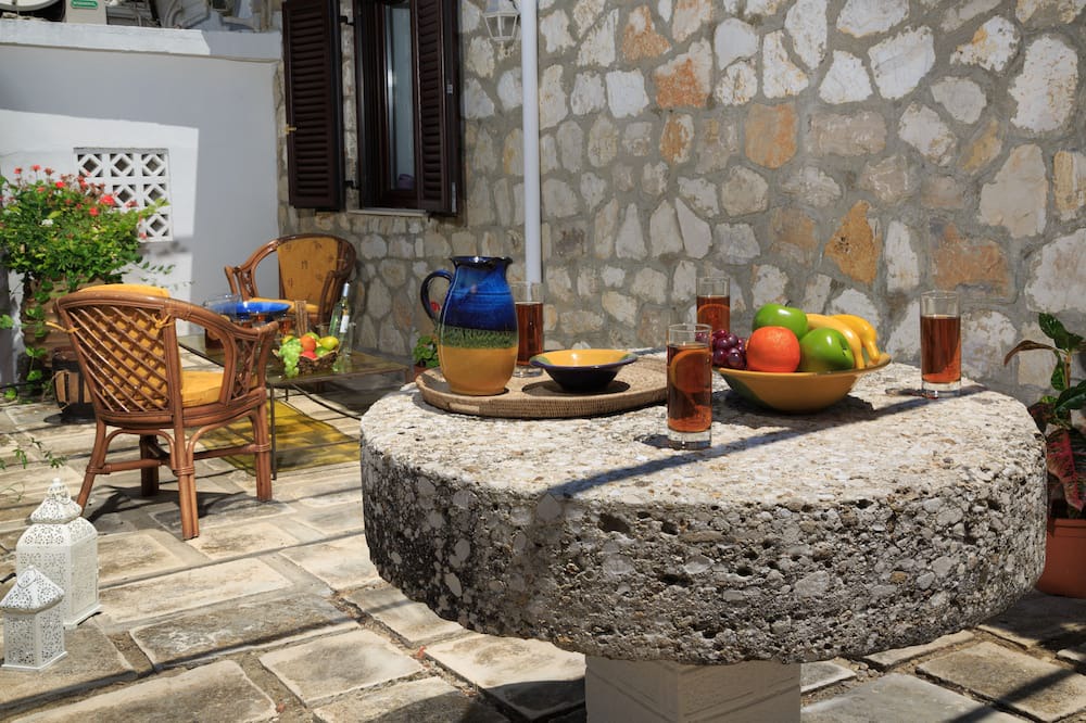 Photo of Patio Balcony in Agios Stefanos Avliotes