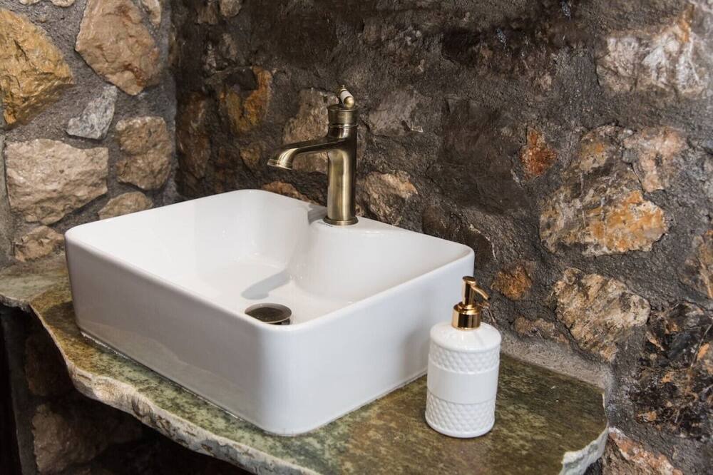 Photo of Bathroom in Phthiotis Region