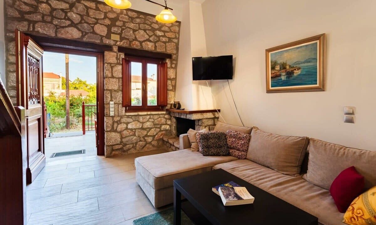 Photo of Livingroom in Paralio Astros
