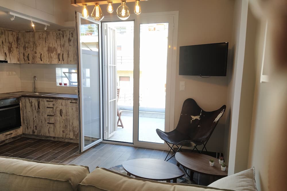 Photo of Livingroom in Platia Viktorias