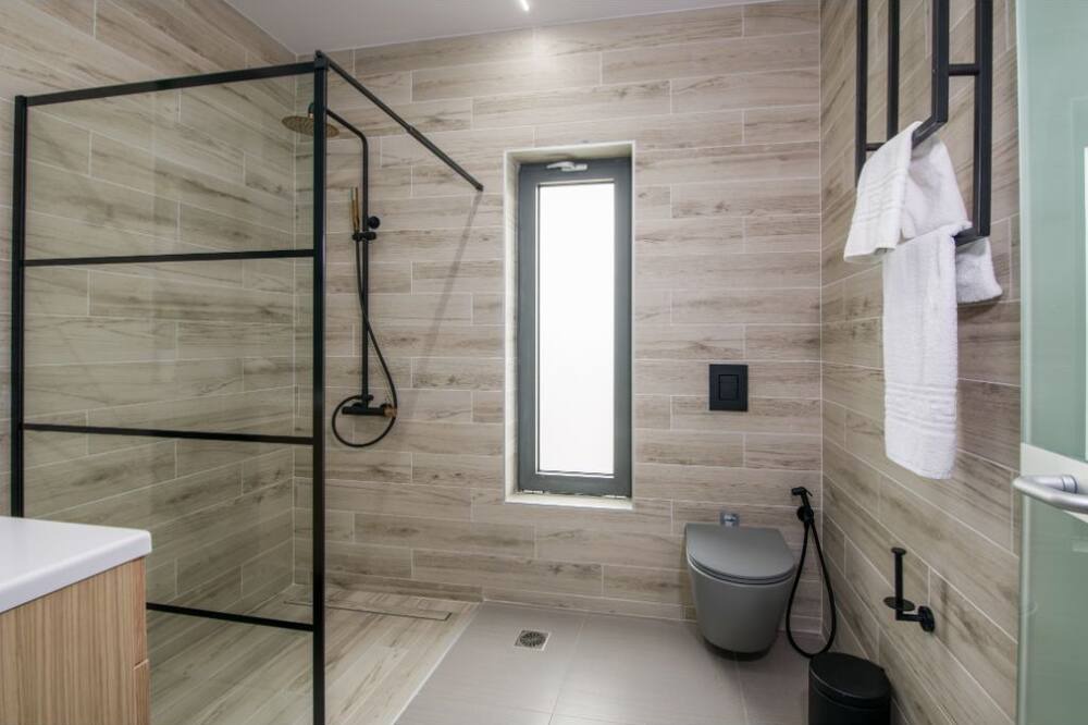 Photo of Bathroom in Skines