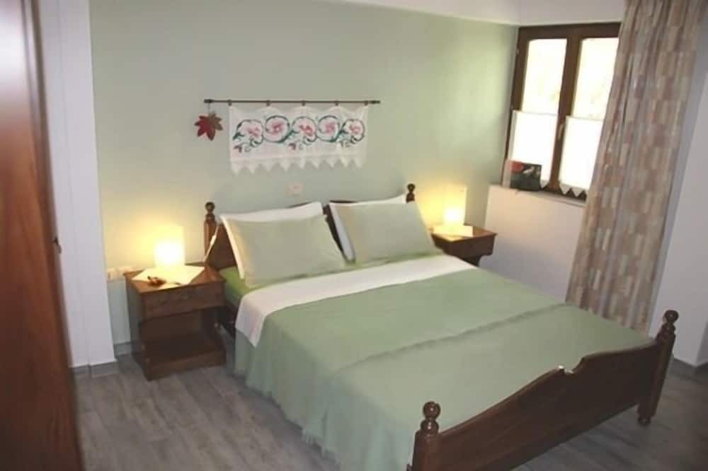 Photo of Bedroom in Kala Nera