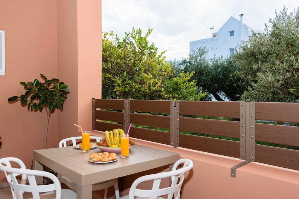 Photo of Patio Balcony in Platanos