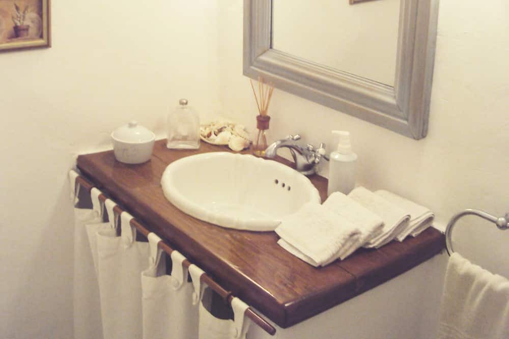 Photo of Bathroom in Koundouros