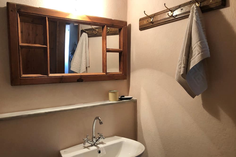 Photo of Bathroom in Volissos