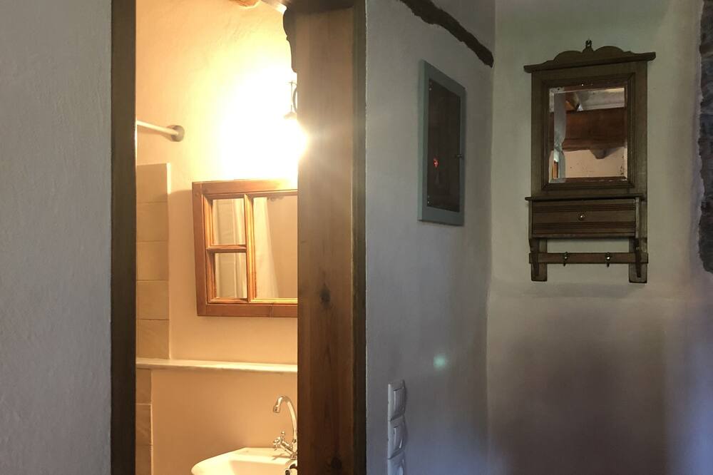 Photo of Bathroom in Volissos