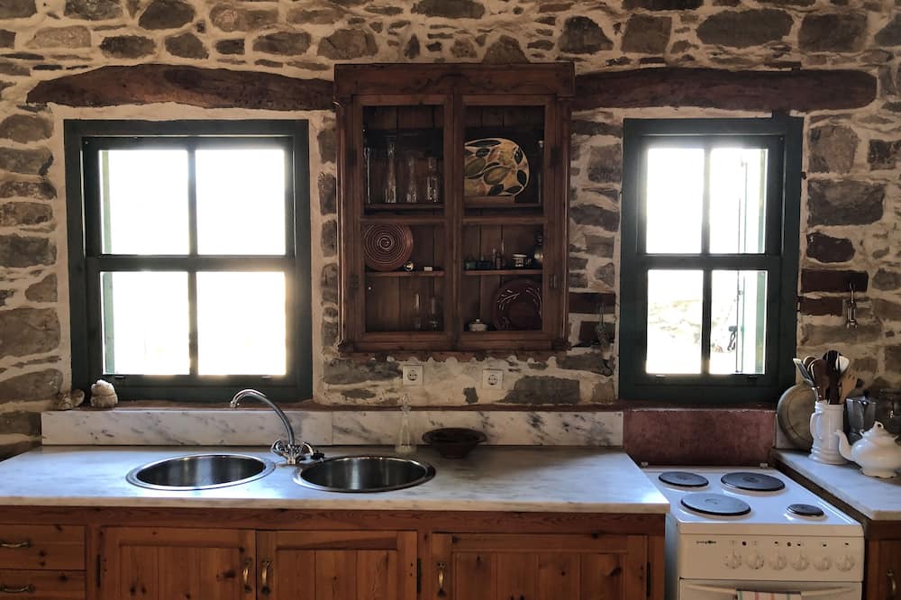 Photo of Kitchen in Volissos