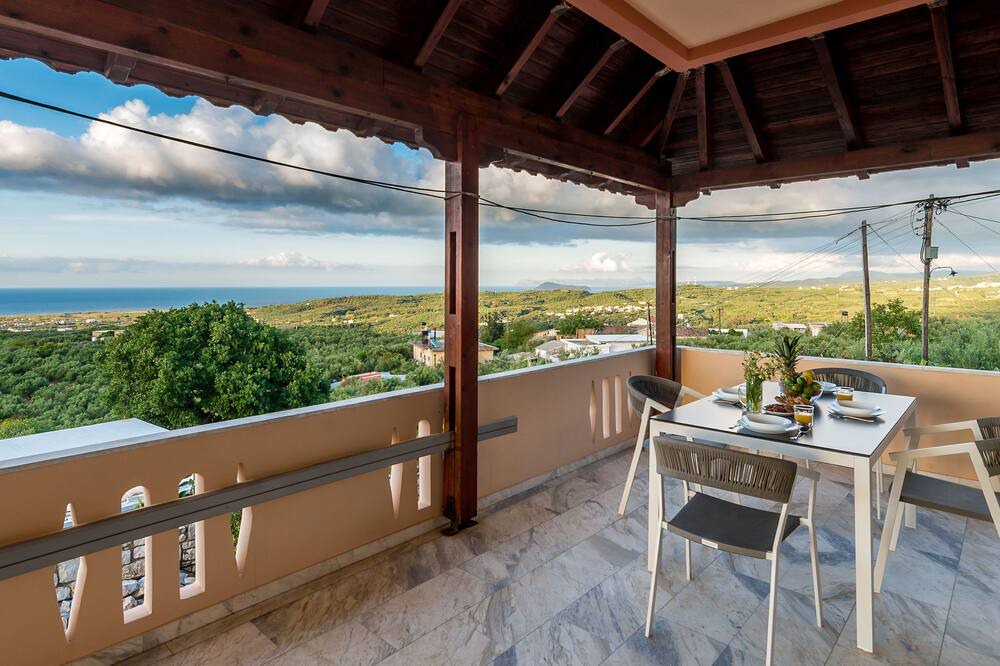 Photo of Patio Balcony in Polemarchi