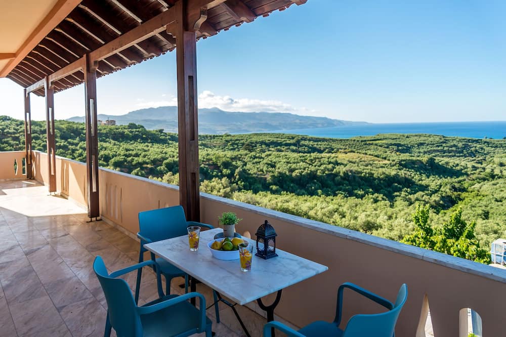 Photo of Patio Balcony in Polemarchi