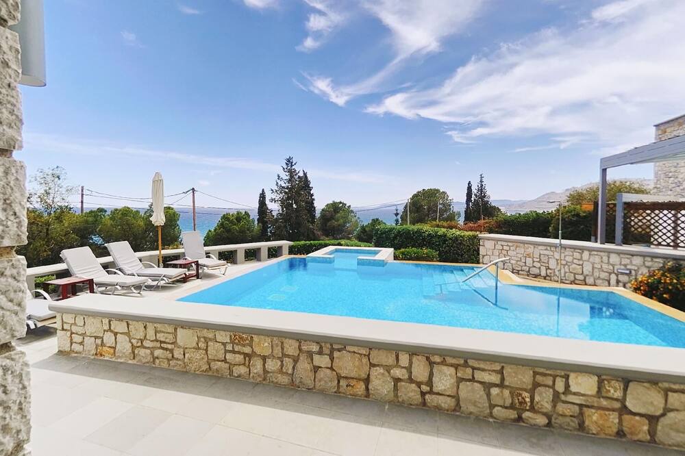 Photo of Outdoor in Pefkos