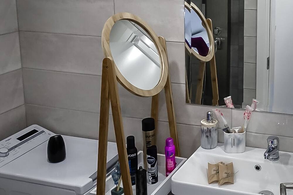 Photo of Bathroom in Kerameikos